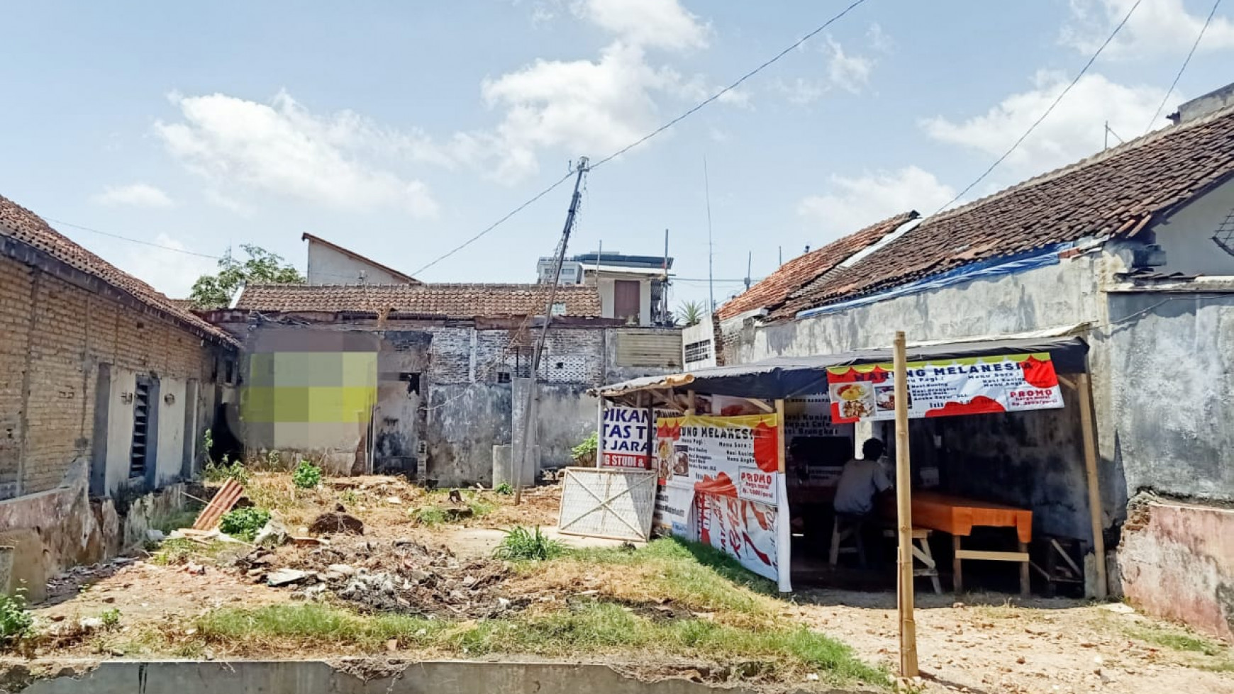 Tanah pinggir jalan ramai di Condong Catur, Sleman