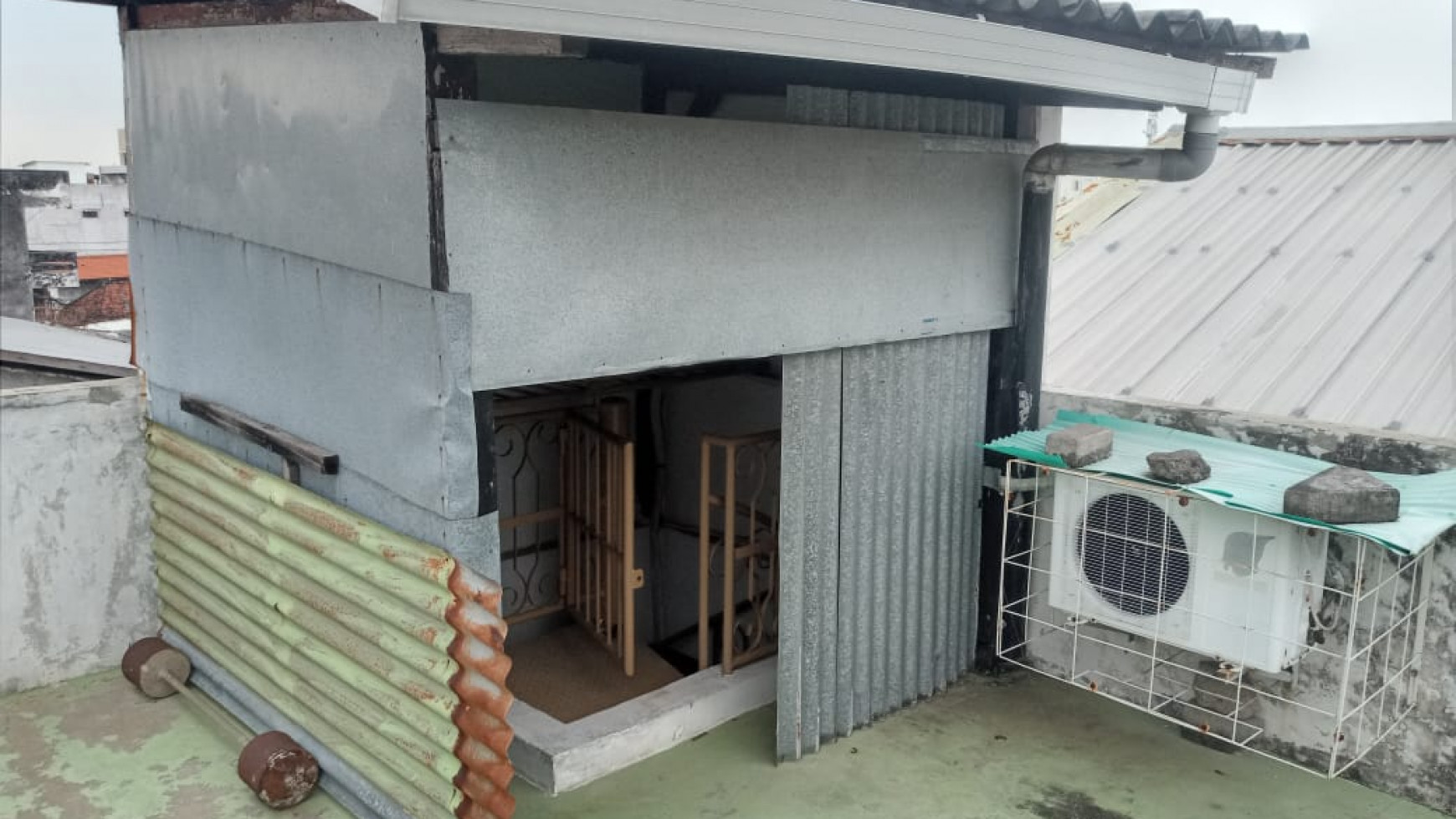 Dijual rumah 4 lantai JL. Sidodadi