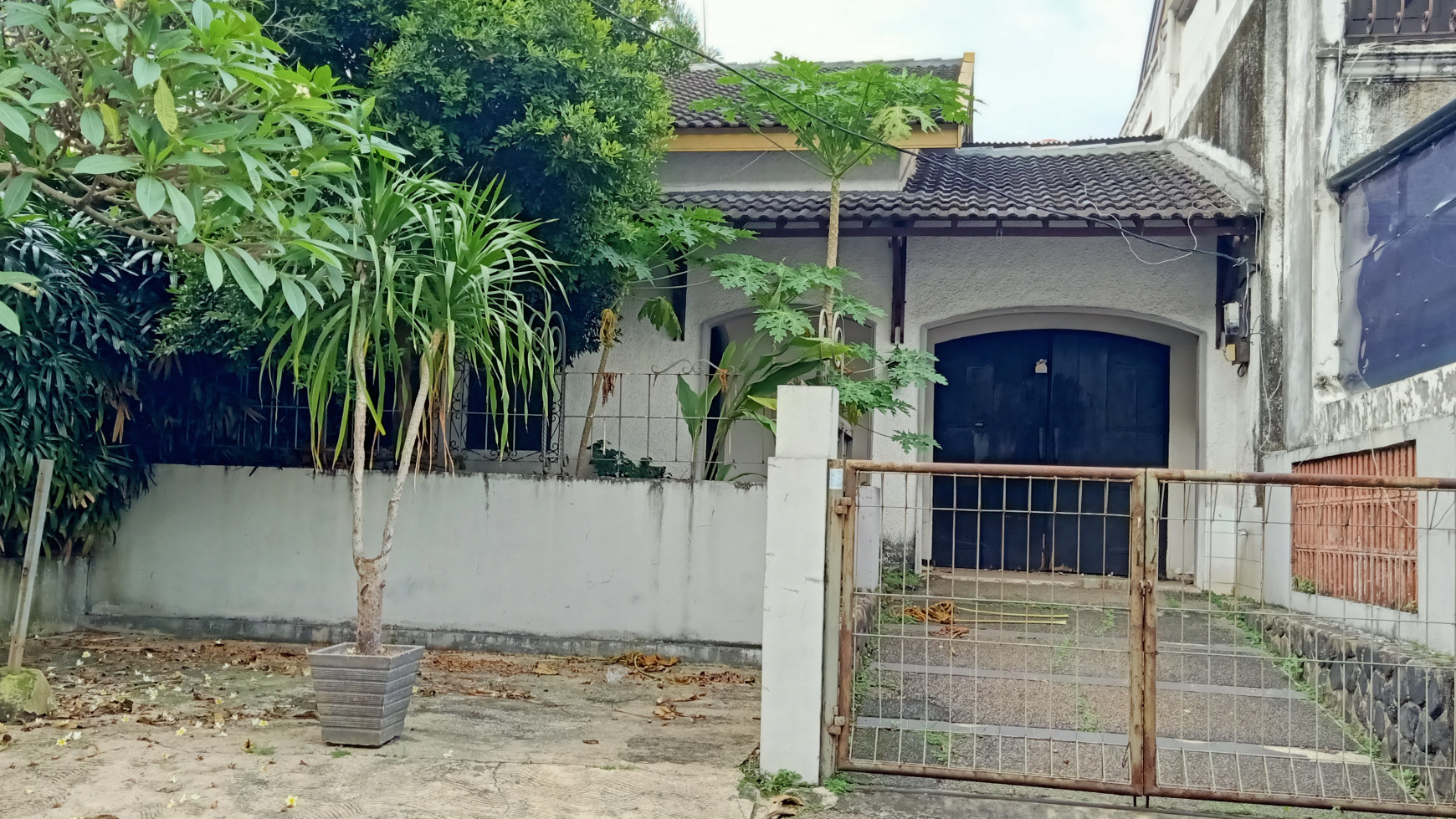 Rumah hitung tanah di pondok indah jakarta