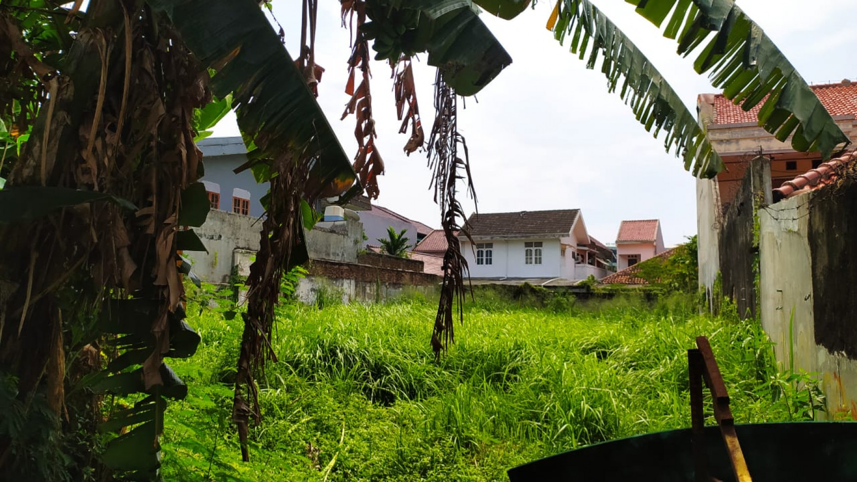 Tanah Bentuk Kotak dekat Kampung Melayu