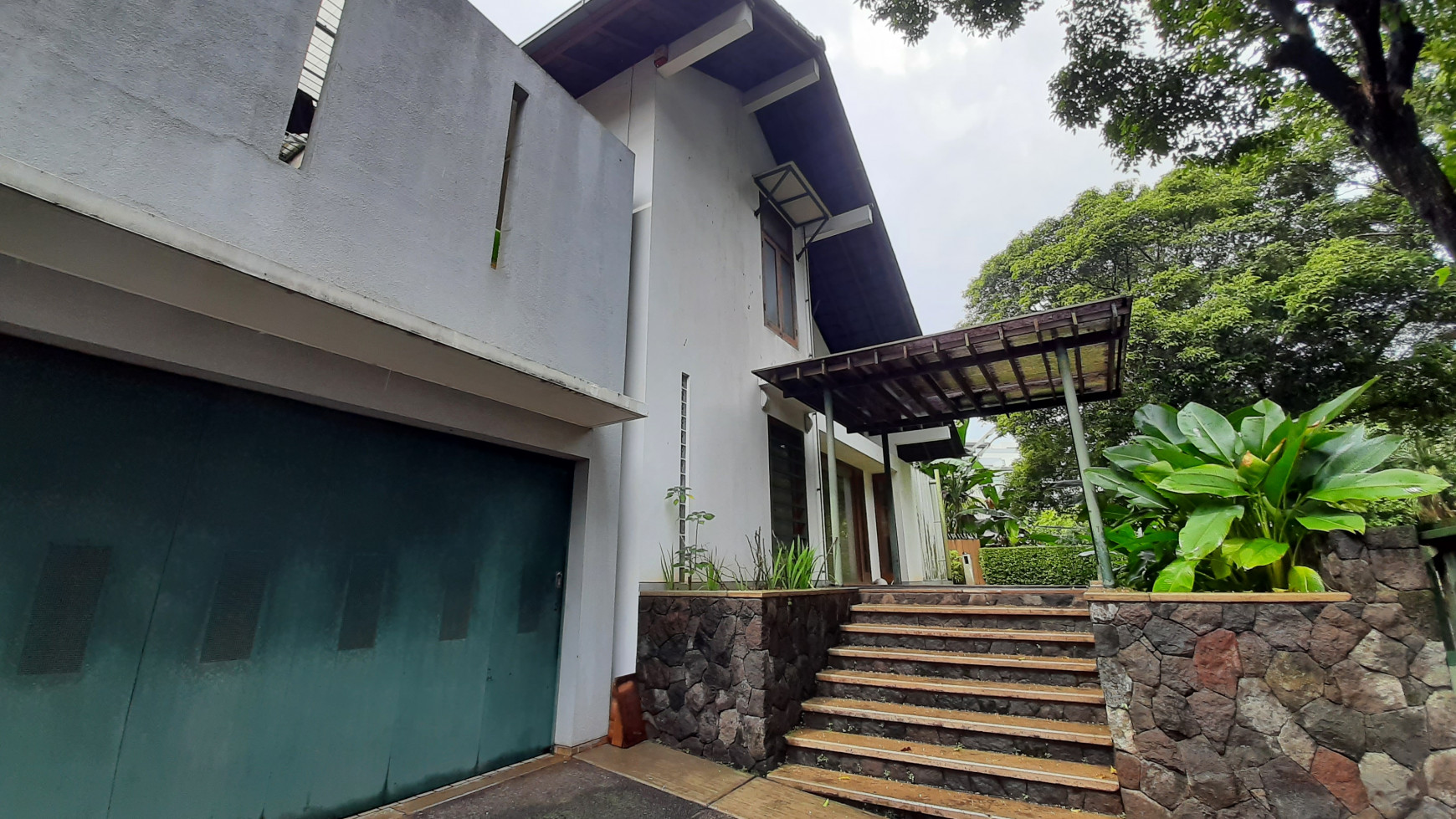 Rumah siap huni area Pondok Indah