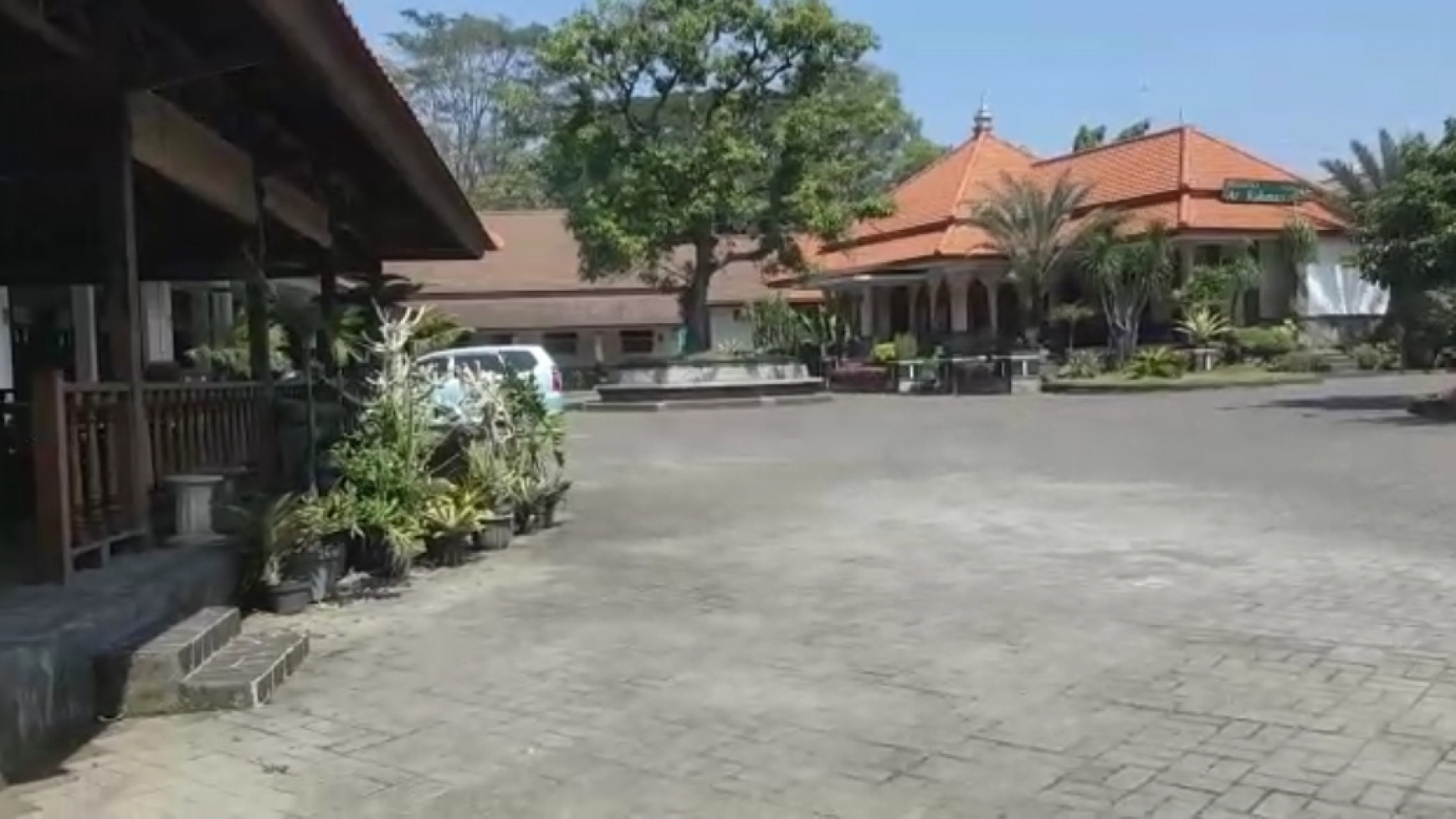 437. Dijual murah Tanah & bangunan di Jl Raya Purwodadi sebelah Kebun Raya Purwodadi
