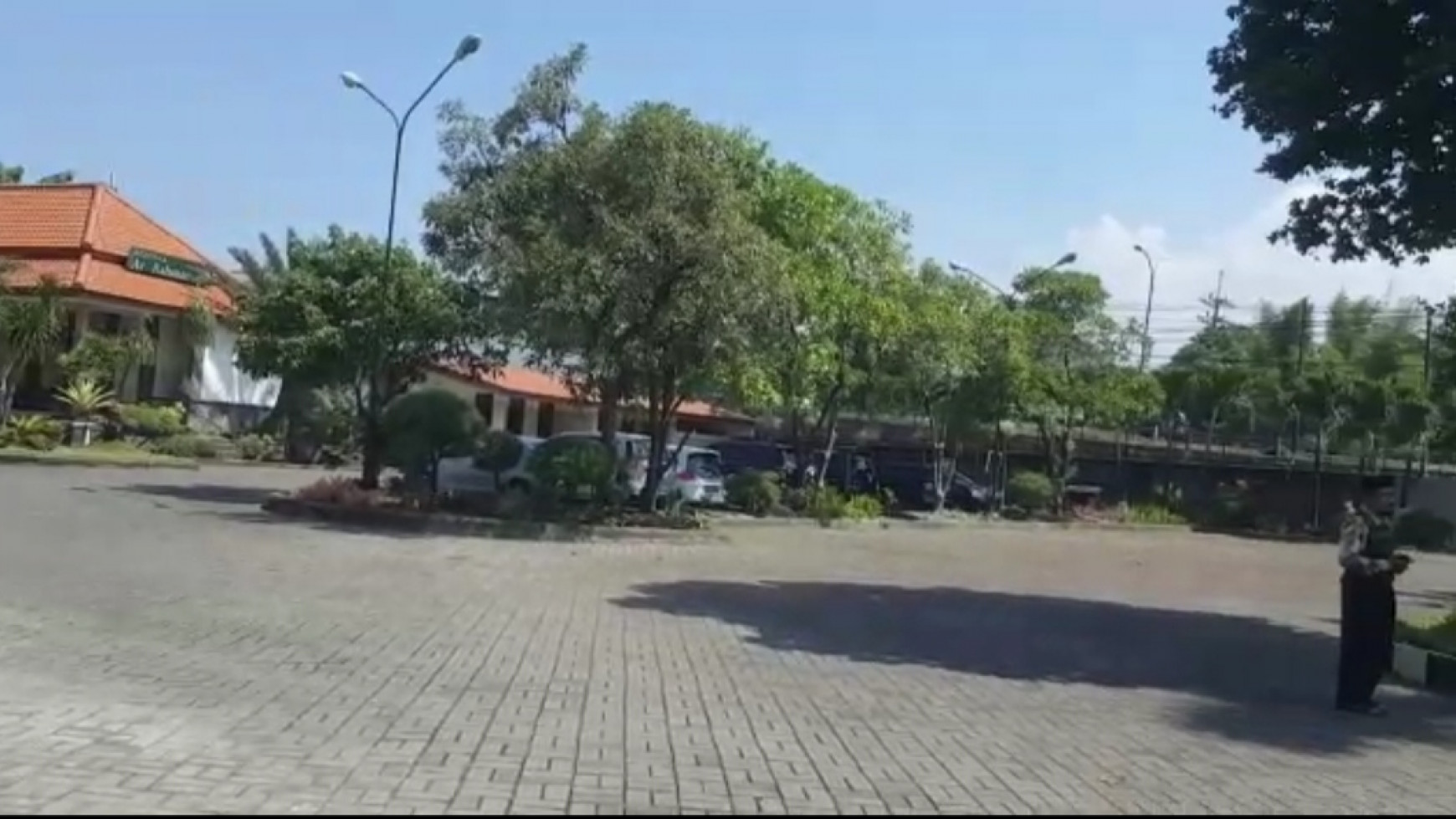437. Dijual murah Tanah & bangunan di Jl Raya Purwodadi sebelah Kebun Raya Purwodadi