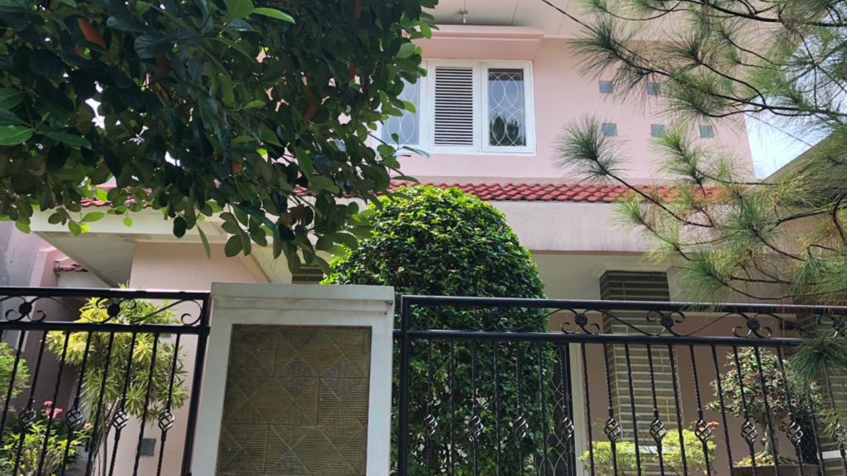 Dijual Rumah bagus lingkungan nyaman di Gardenia Loka Graha Raya