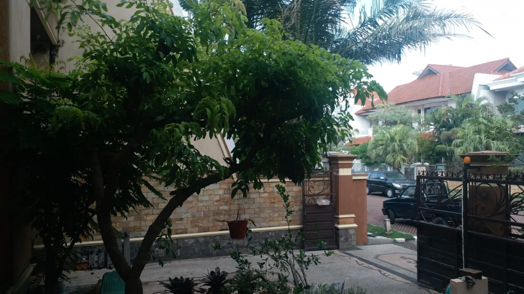 Dijual Rumah Mewah Full Furnished Taman Hunian Satelit Surabaya Barat