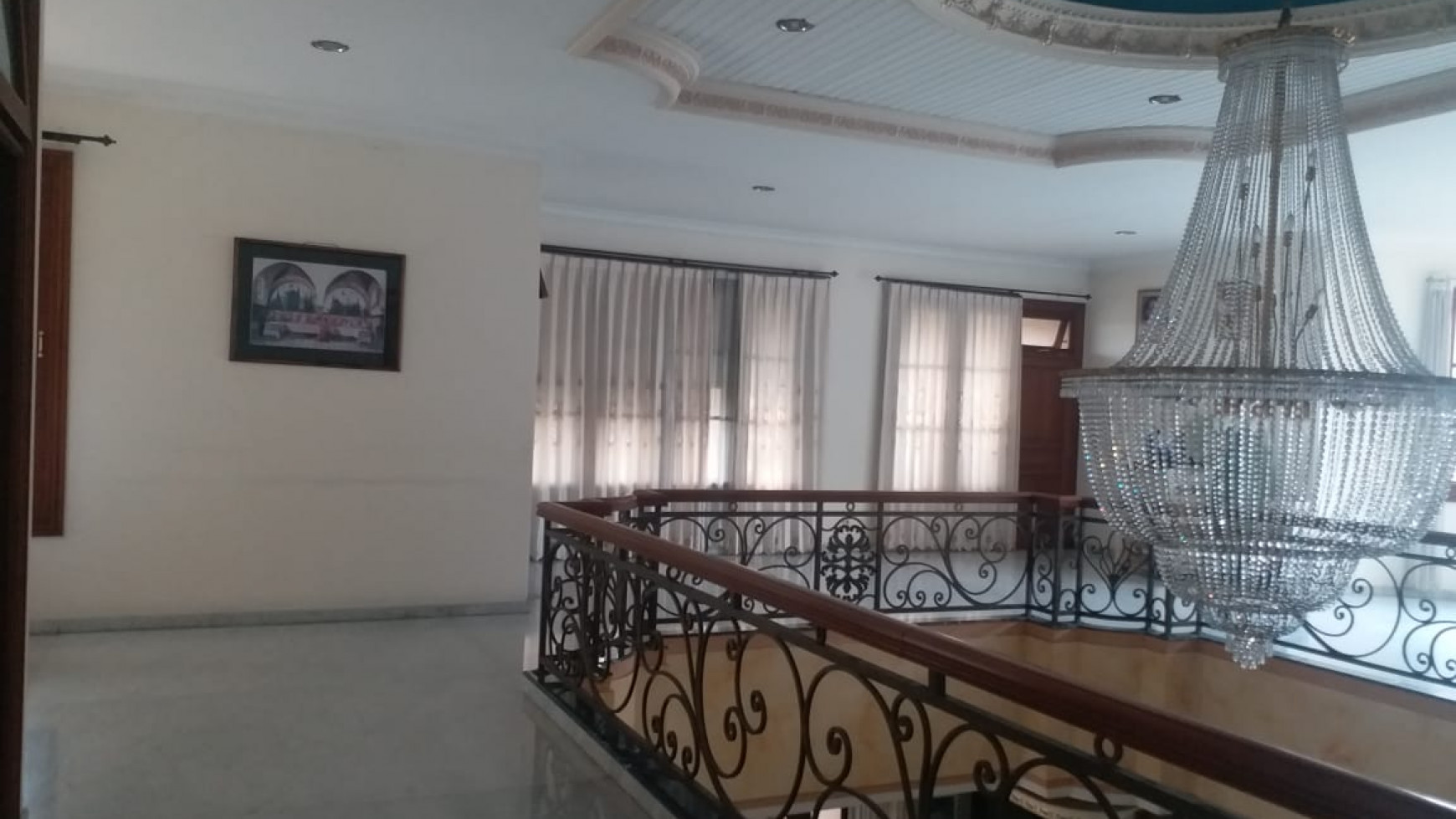 Dijual Rumah Mewah Full Furnished Taman Hunian Satelit Surabaya Barat