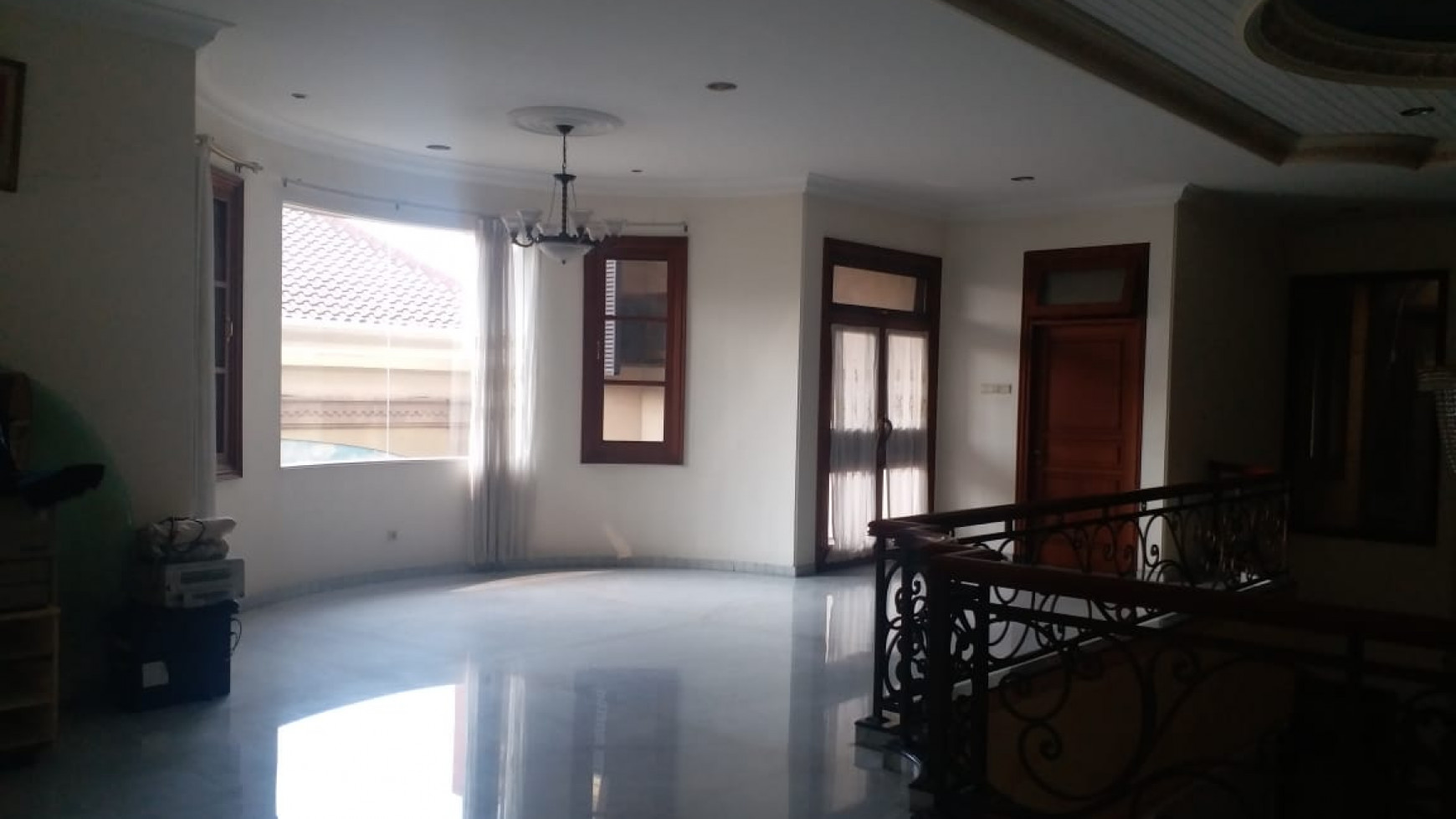 Dijual Rumah Mewah Full Furnished Taman Hunian Satelit Surabaya Barat