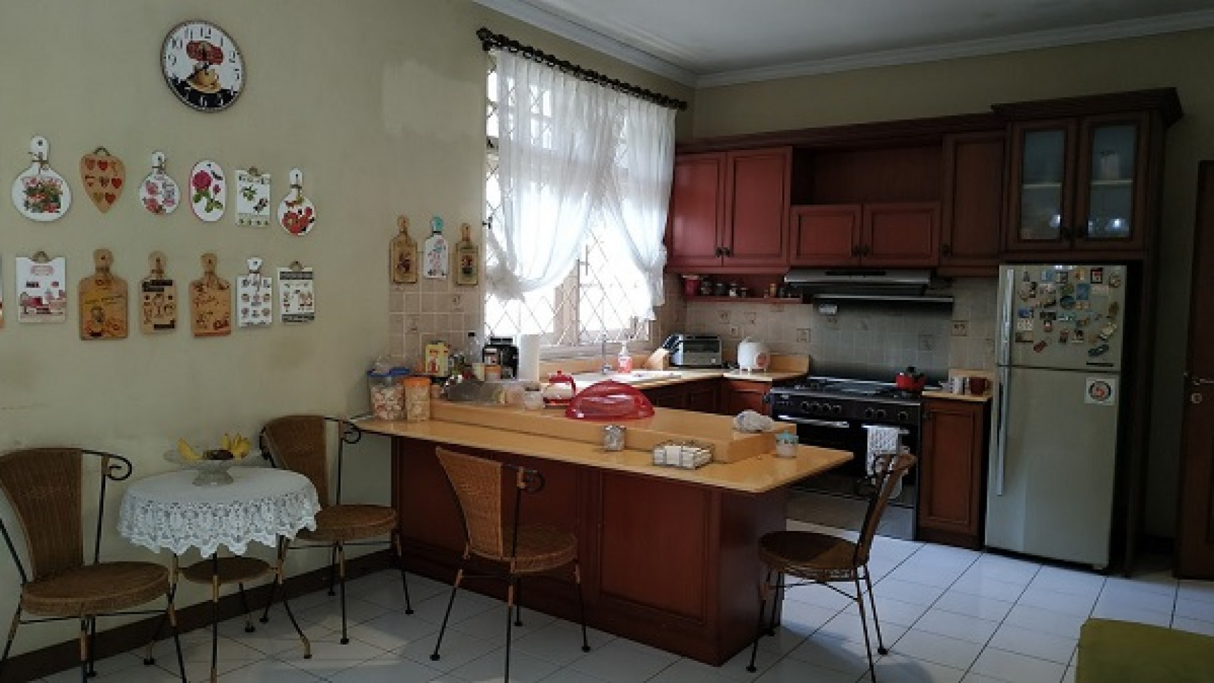 Dijual Rumah Lama  Dengan Taman  Lega Harga Negotiable Lokasi Strategis TB Simatupang Jaksel