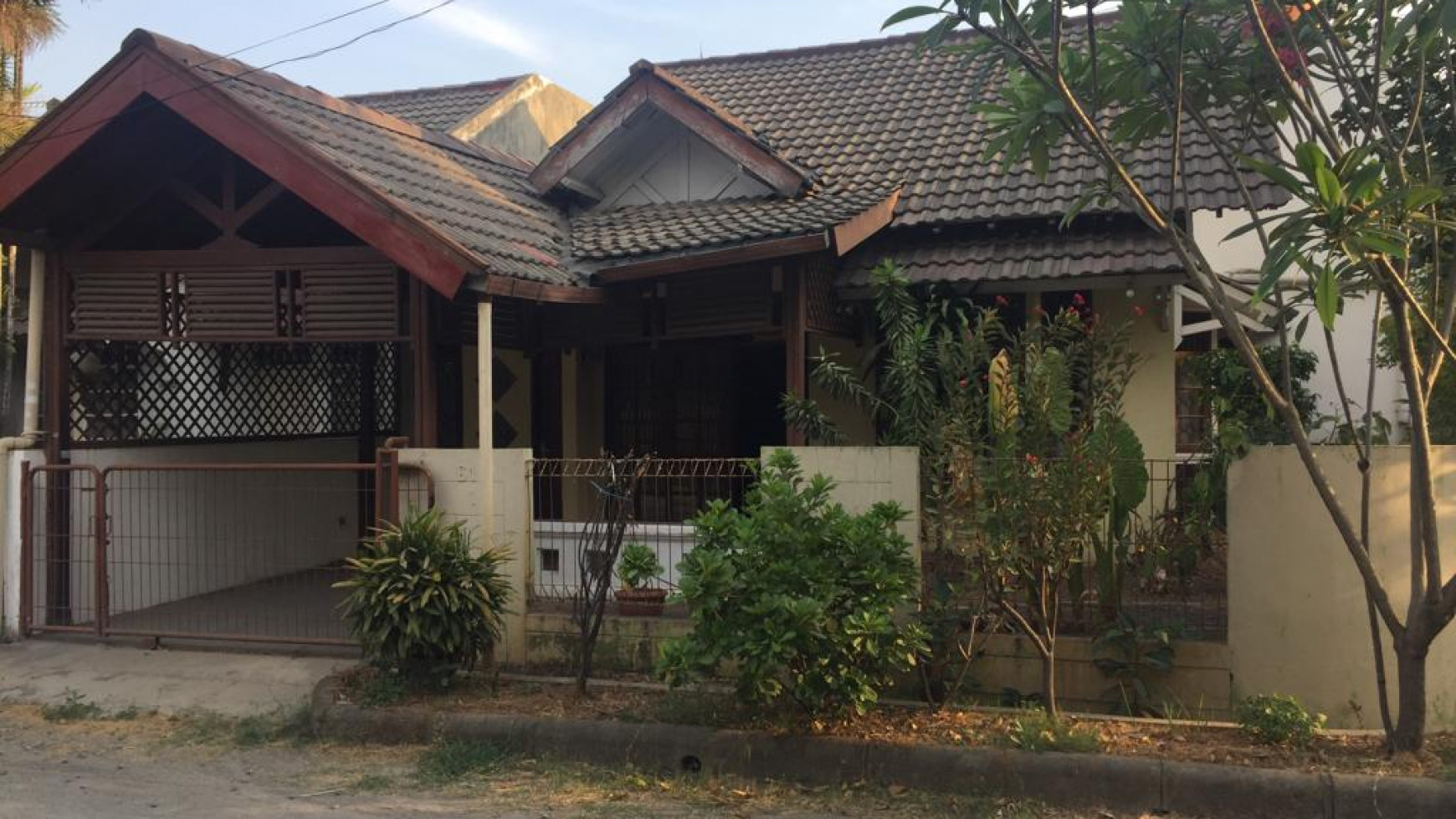 Rumah Bagus Di Jl Zamrut, Pondok Mitra Lestari, Bekasi Jawa Barat