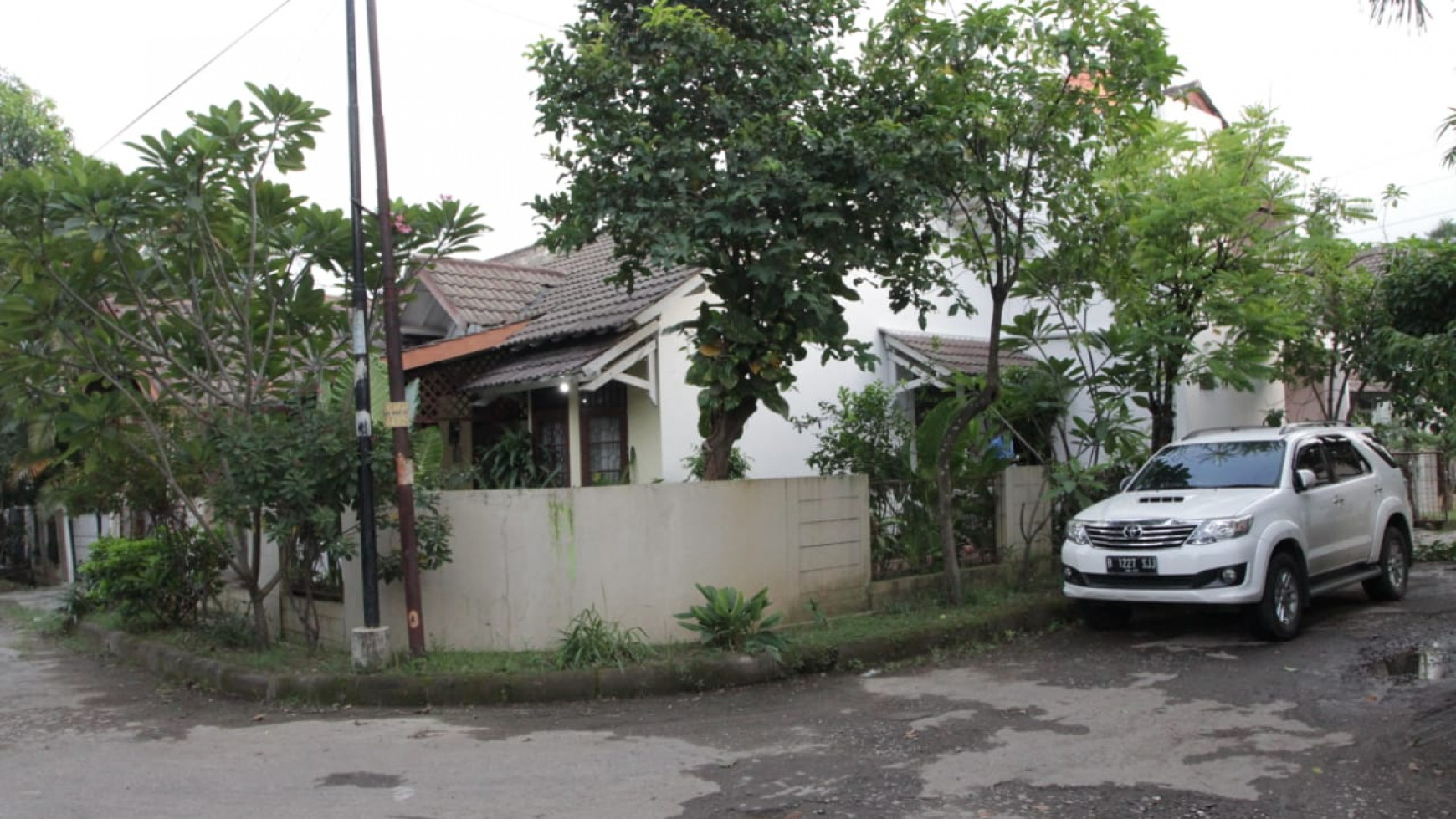 Rumah Bagus Di Jl Zamrut, Pondok Mitra Lestari, Bekasi Jawa Barat