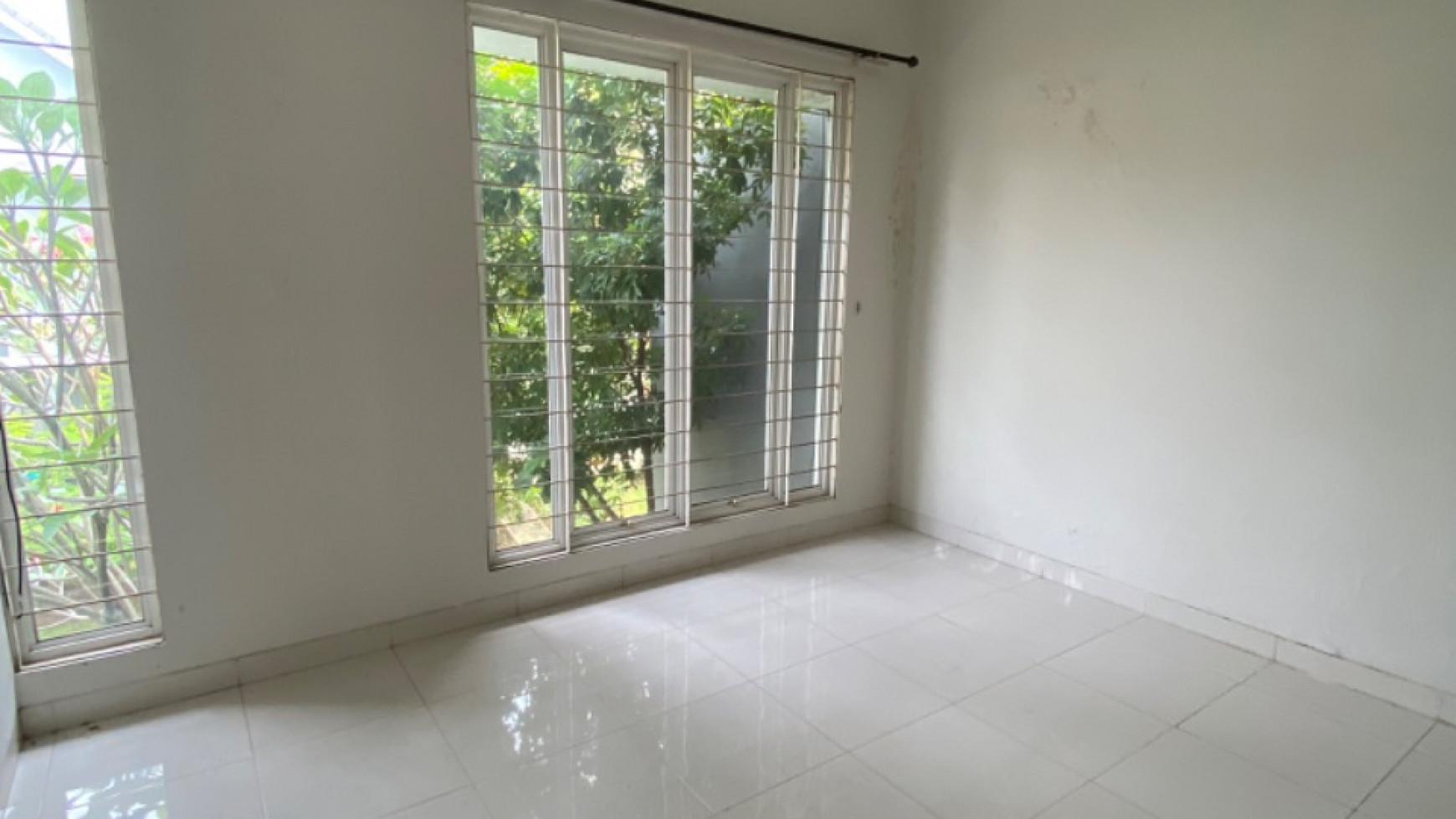 Rumah Homey Siap Huni Di Cluster Emerald View Bintaro Jaya Sektor 9