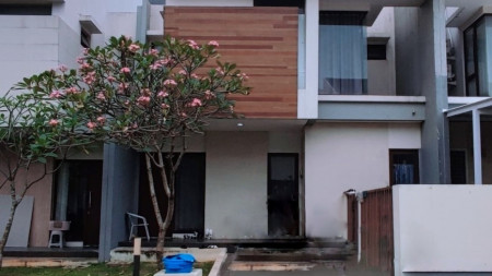 Hot Properti. Rumah Bagus Eminent Prestigia, Bsd
