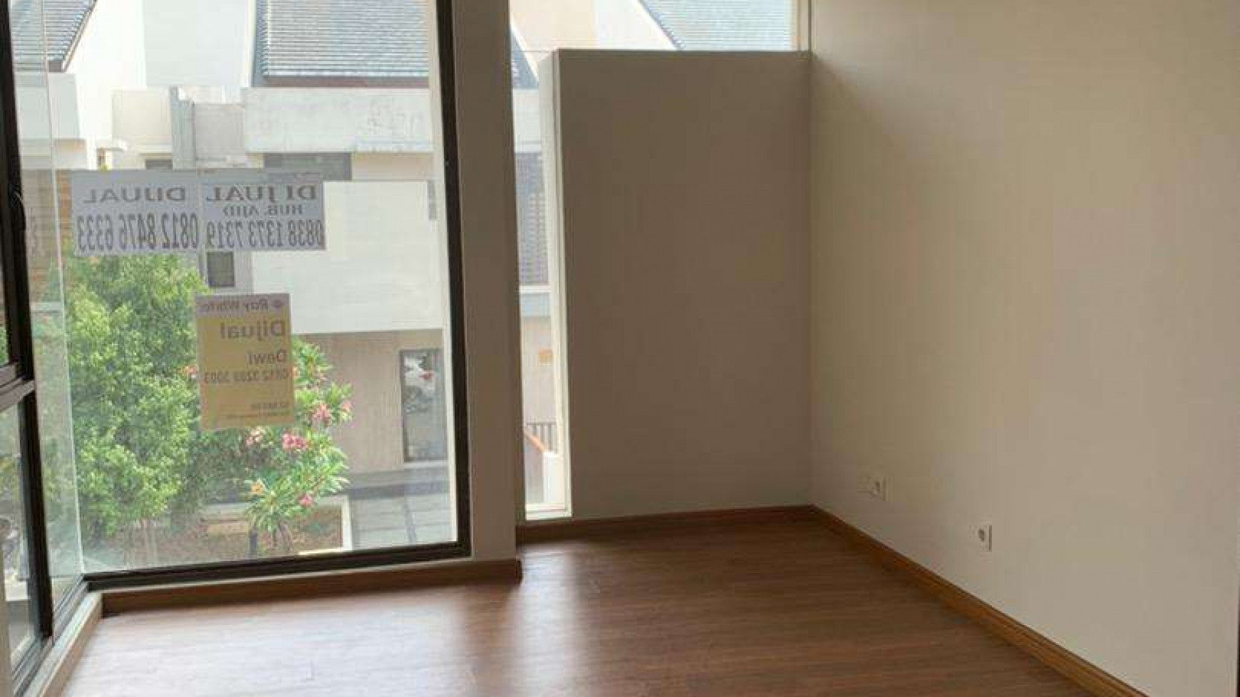 Hot Properti. Rumah Bagus Eminent Prestigia, Bsd