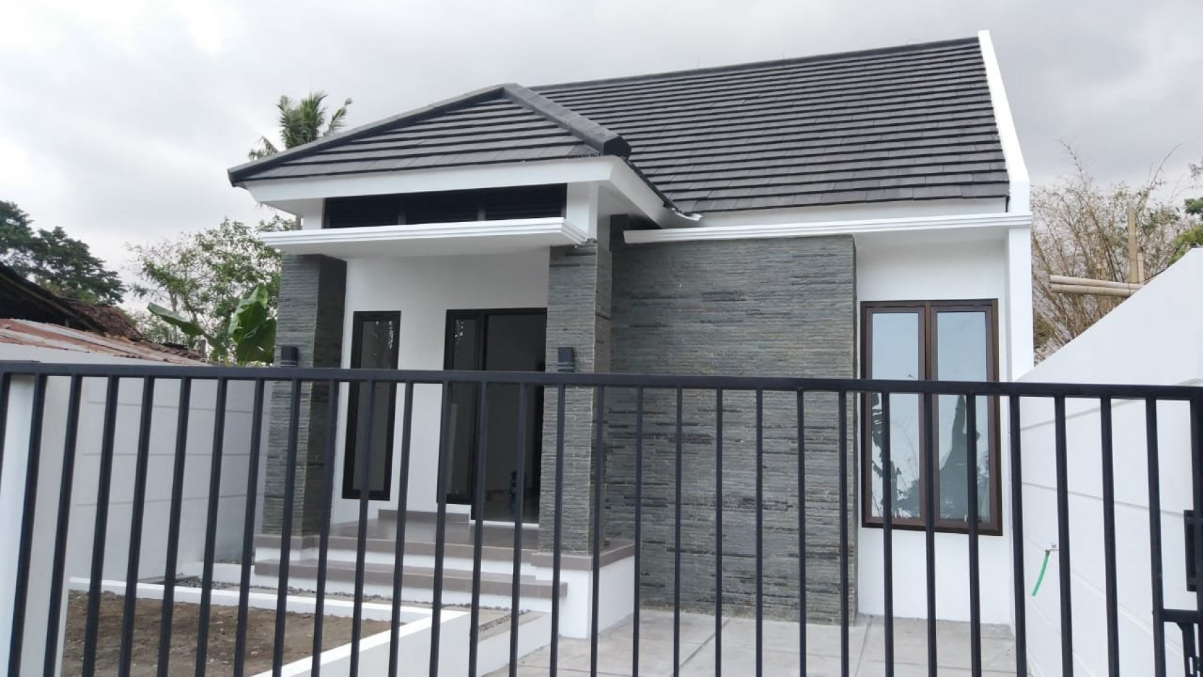 RUMAH BARU DENGAN DESAIN MINIMALIS, DSN NGEBO, NGAGLIK, SLEMAN