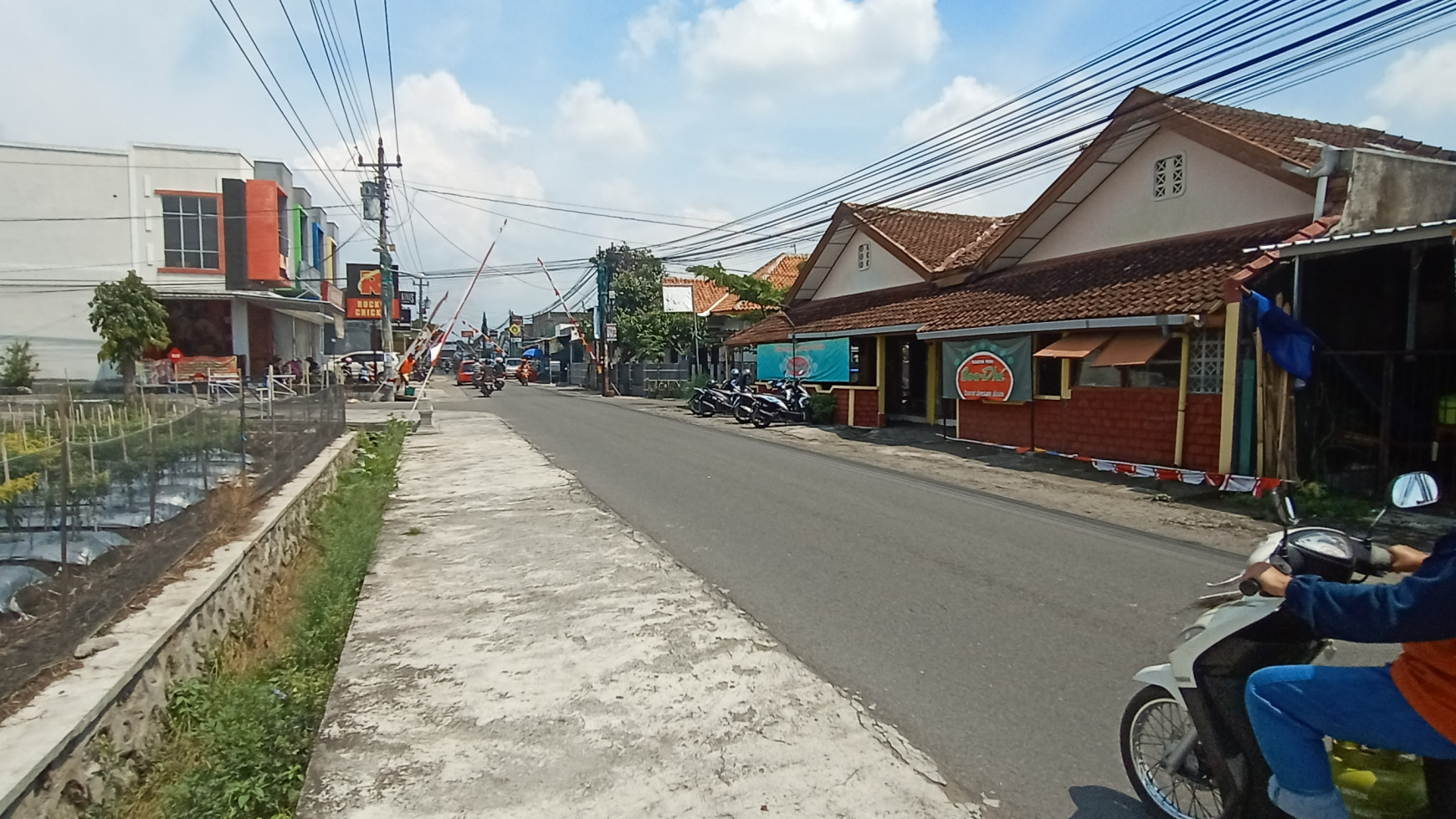 RUMAH KOST DEKAT KAMPUS SADHAR&ATMAJAYA MAGUWOHARJO