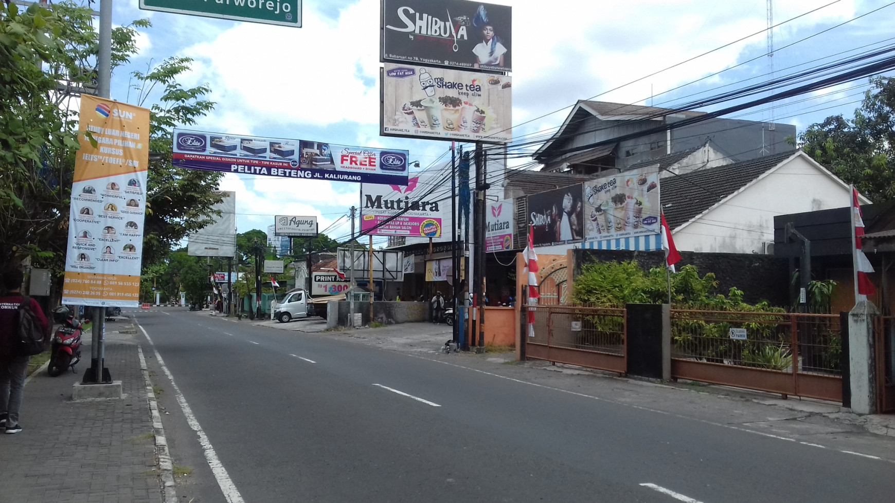 RUMAH  DEKAT J-WALK DAN KAMPUS ATMAJAYA JL BABARSARI