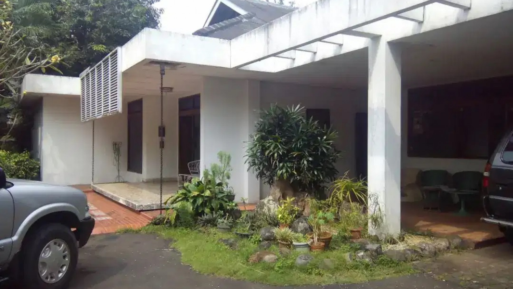 Dijual Rumah Hitung Tanah di Cilandak Barat