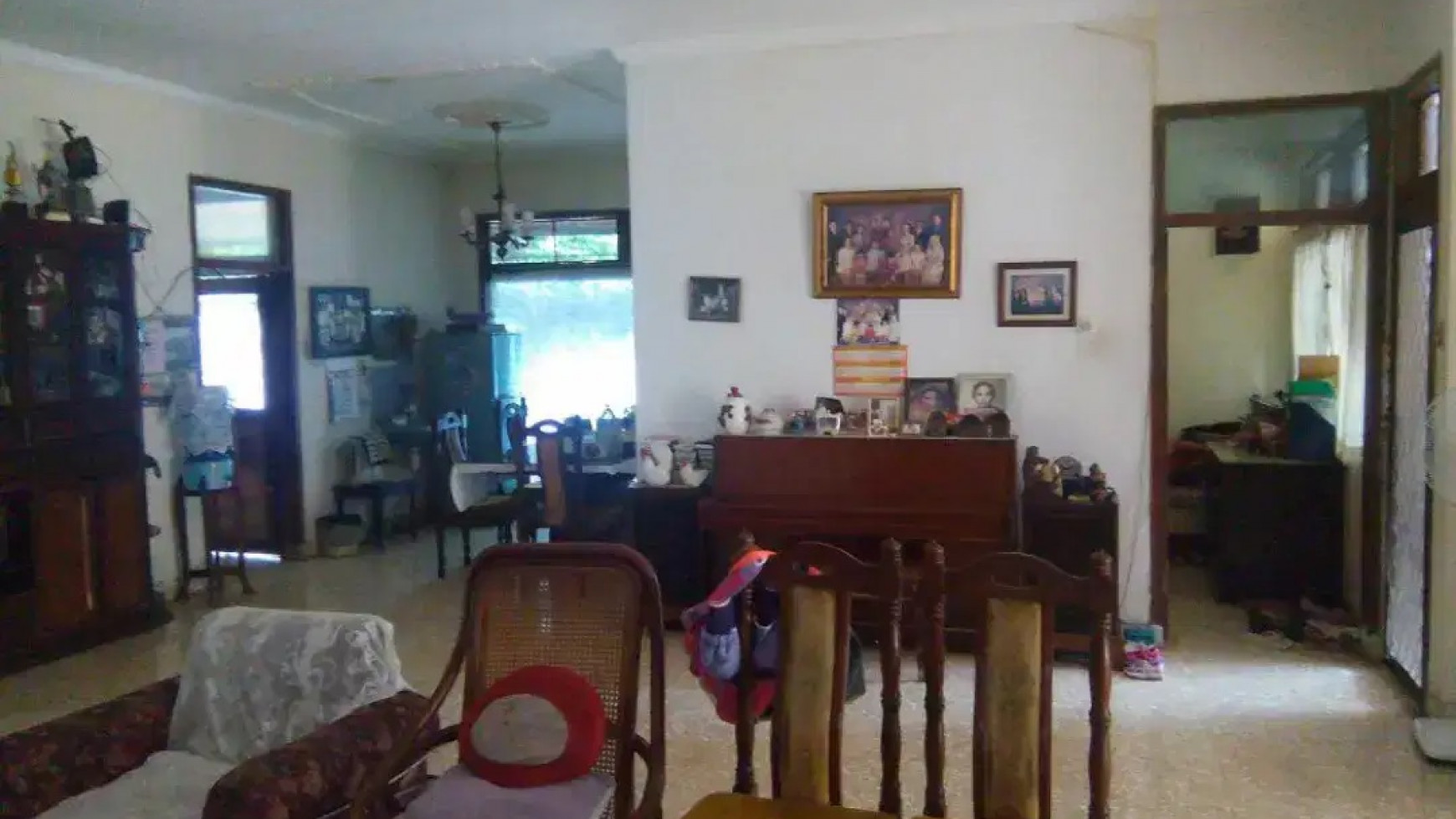 Dijual Rumah Hitung Tanah di Cilandak Barat