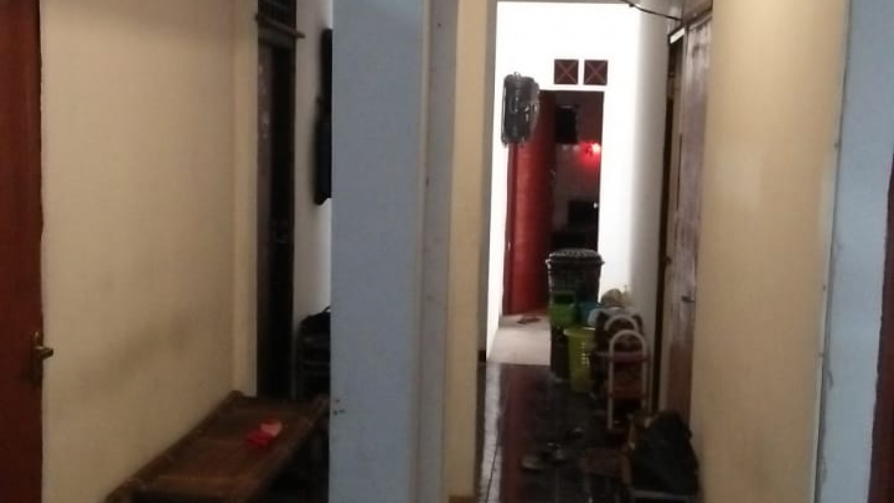 KOST 17 KAMAR, DI JL RONODIGDAYAN SELATAN STASIUN LEMPUYANGAN