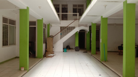 RUMAH 18 KAMAR DI DEKAT LINGKUNGAN KAMPUS KUGM, POGUNG, SLEMAN
