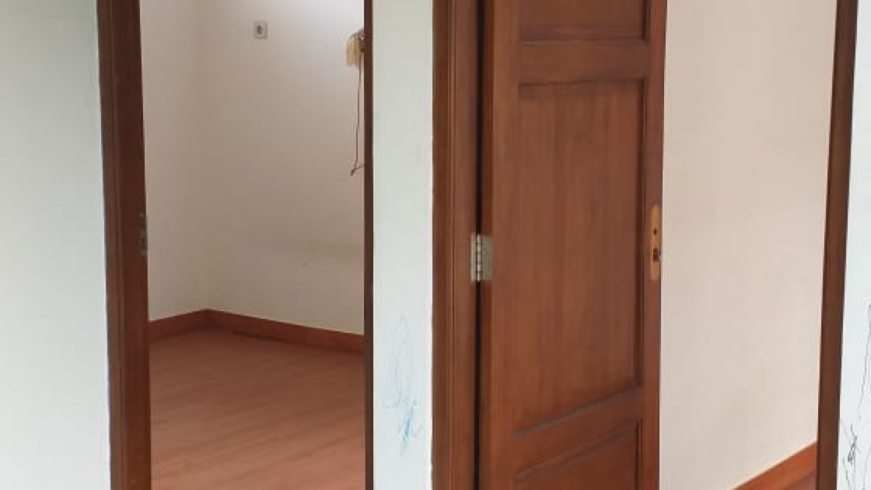 RUMAH TINGGAL COCOK UNTUK KELUARGA DI THE RESIDENCE, JL WATES KM 6