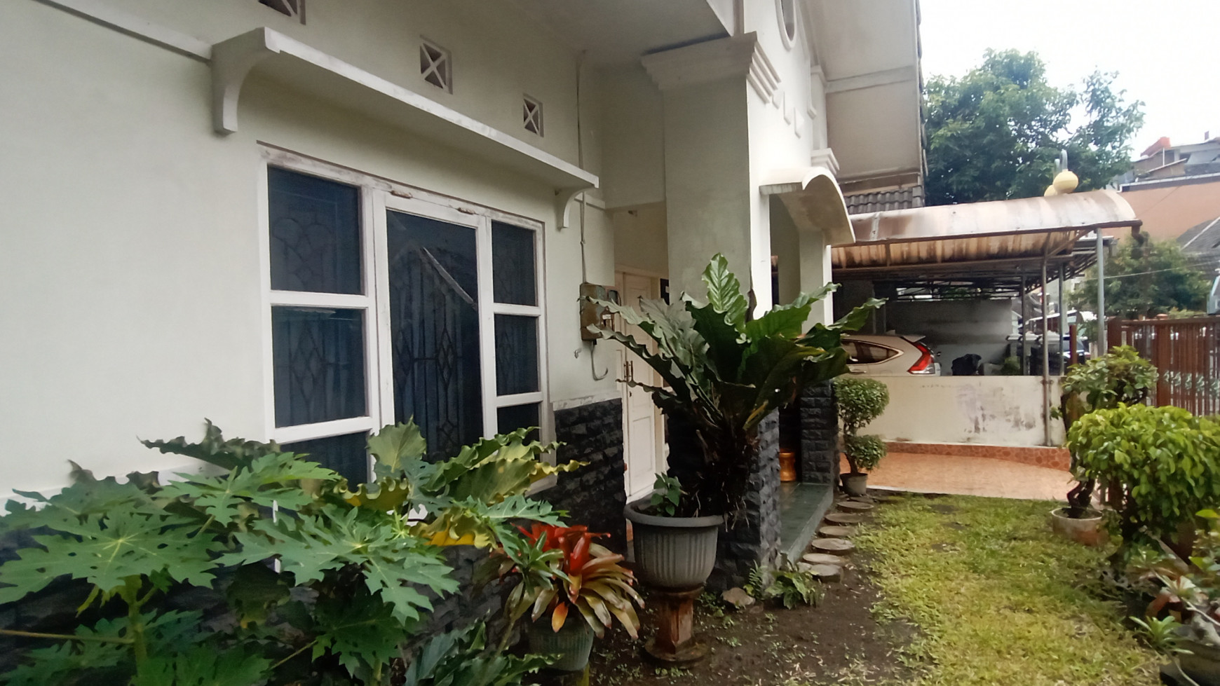 RUMAH+KOST AKTIF , DI PERUM PURI PERMATA, DEKAT UII, DAN UPN