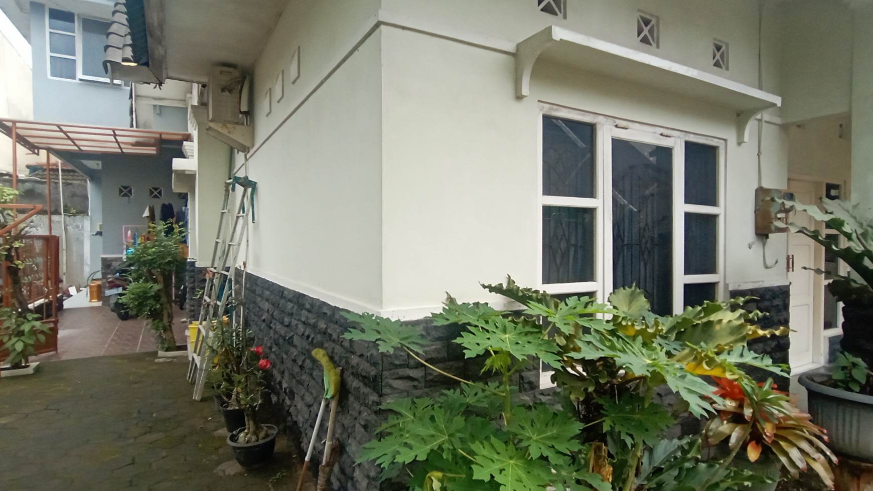 RUMAH+KOST AKTIF , DI PERUM PURI PERMATA, DEKAT UII, DAN UPN