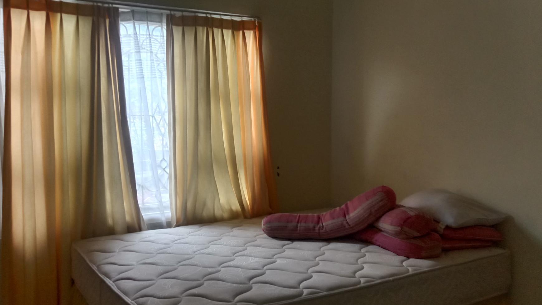 RUMAH+KOST AKTIF , DI PERUM PURI PERMATA, DEKAT UII, DAN UPN