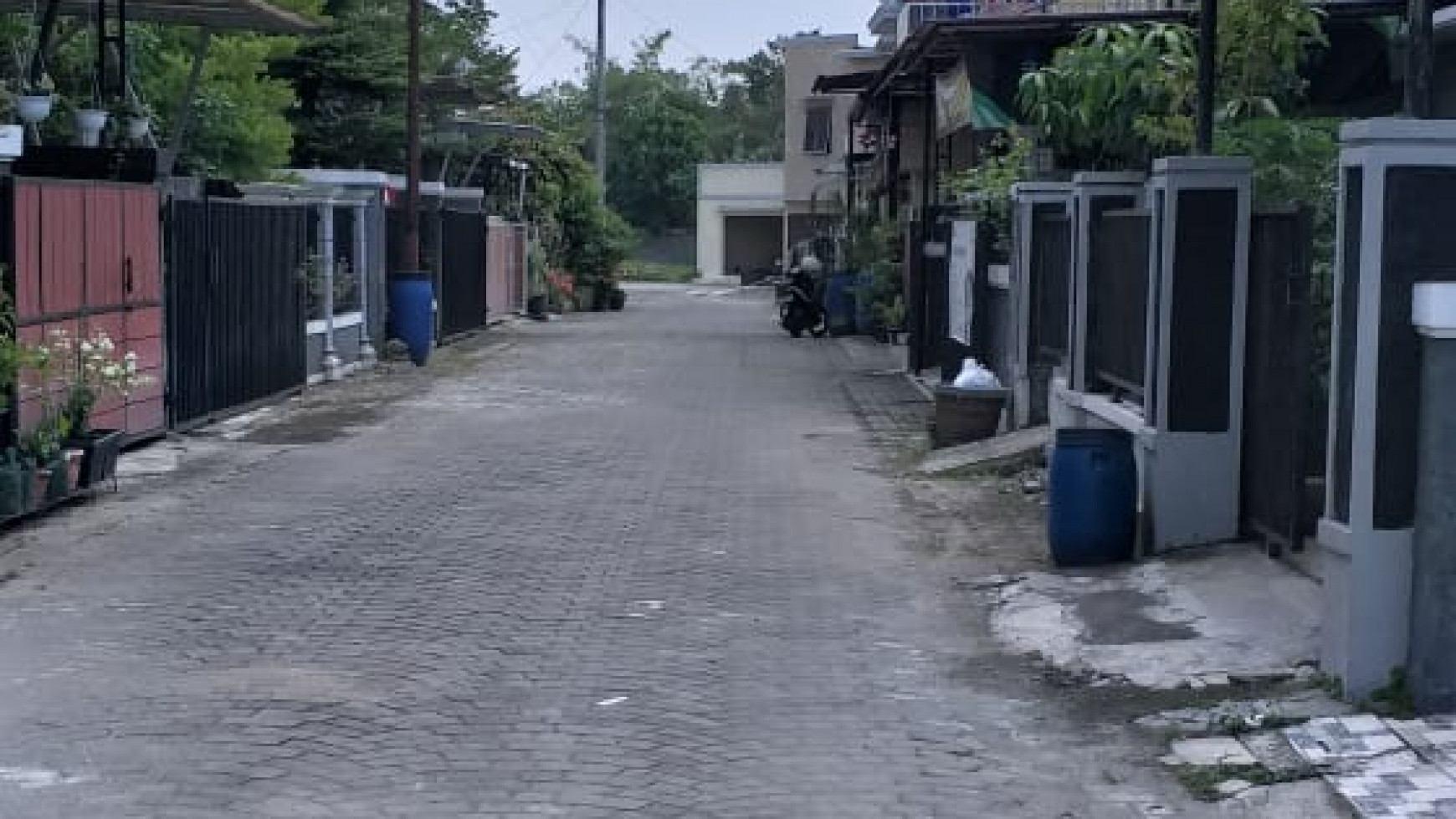 RUMAH TINGGAL MINIMALIS DALAM PERUM PONDOK PERMAI TAMAN TIRTA , BANTUL
