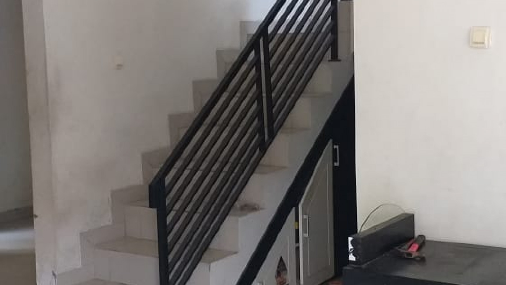 RUMAH TINGGAL MINIMALIS DALAM PERUM PONDOK PERMAI TAMAN TIRTA , BANTUL