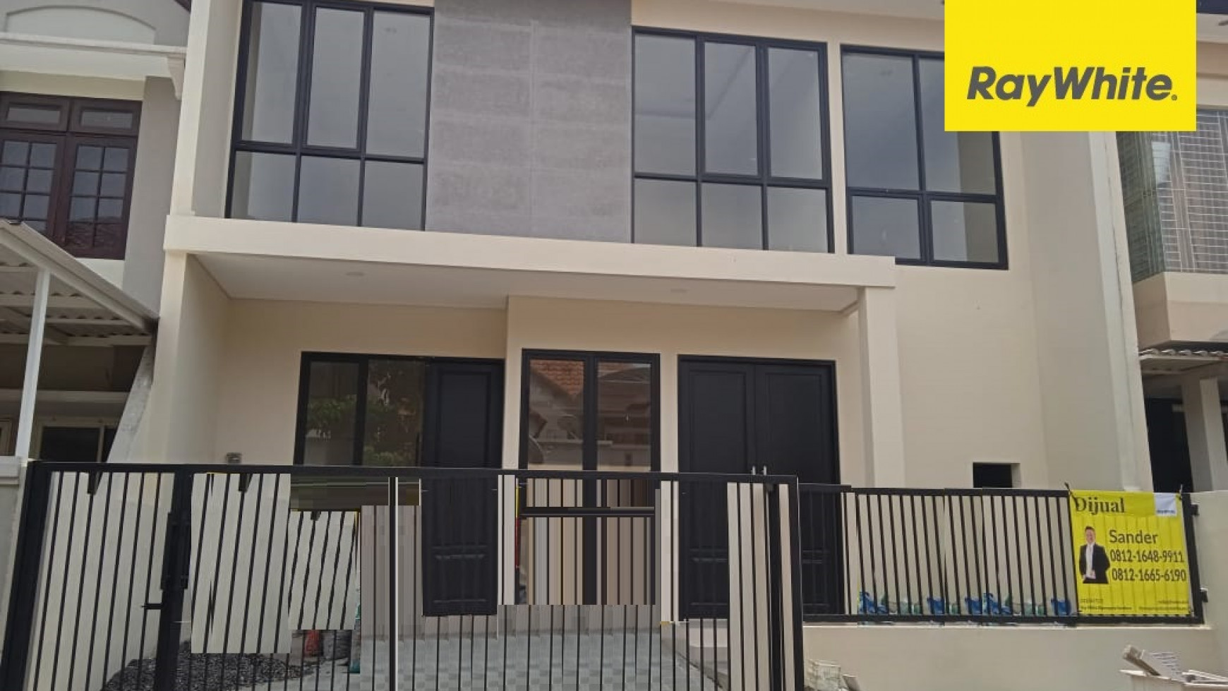 Dijual Rumah 2 lantai di Taman Puspa Raya, Surabaya