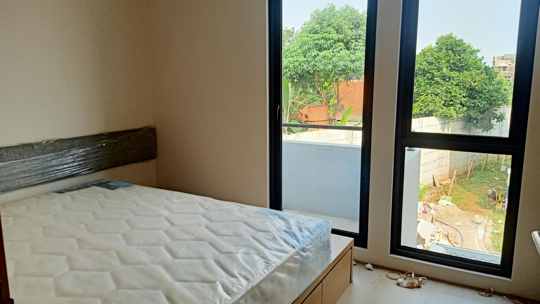 Rumah Modern Minimalis Siap Huni di Tabebuya BSD City