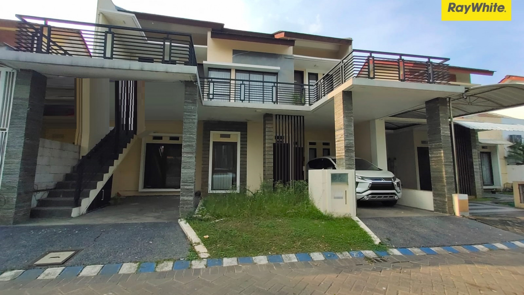 Dijual Rumah 2 lantai di Puri Surya Jaya, Sidoarjo