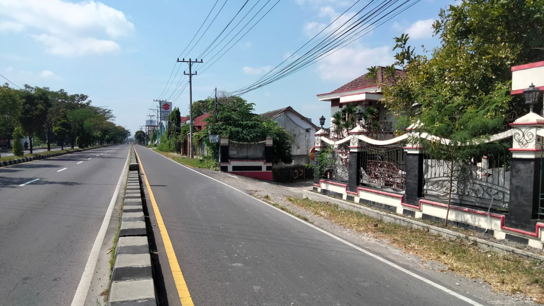 Tanah Bonus Bangunan Mewah Di Jl Ringroad Selatan