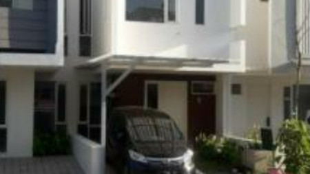 Dijual Rumah Full Furnished Dian istana Oasia Surabaya Barat