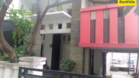 Dijual Rumah SHM di Ketintang Baru, Surabaya