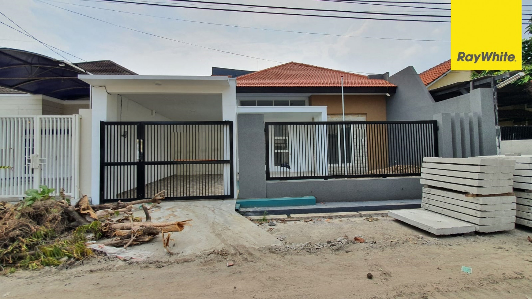 Dijual Rumah 2 lantai di Ngagel Jaya Tengah, Surabaya