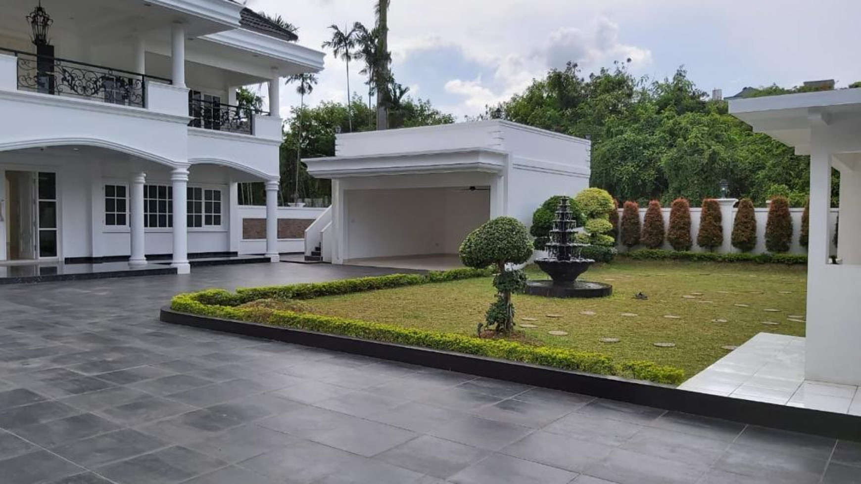 Dijual Rumah Mewah di Kemang Selatan