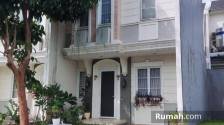 Murah Meriah. Rumah Cluster Elit Azzura Vanya Park, BSD
