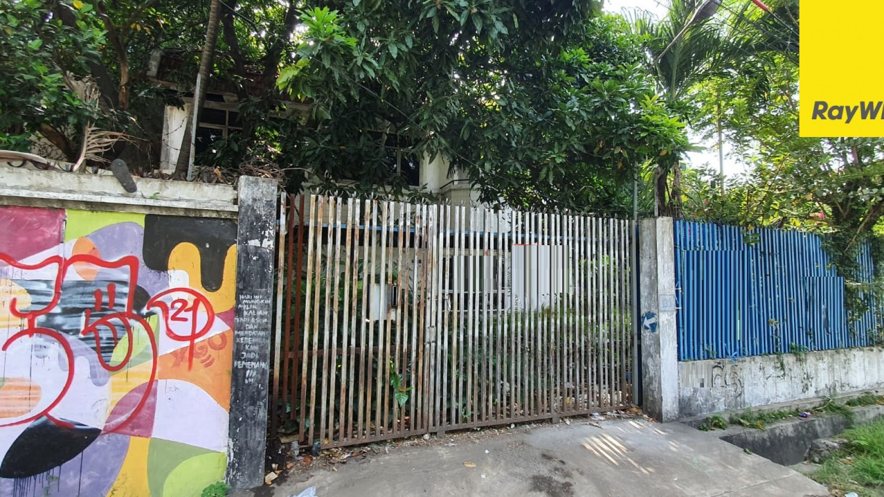 Dijual Rumah Lama di Jalan Arjuna, Surabaya Pusat