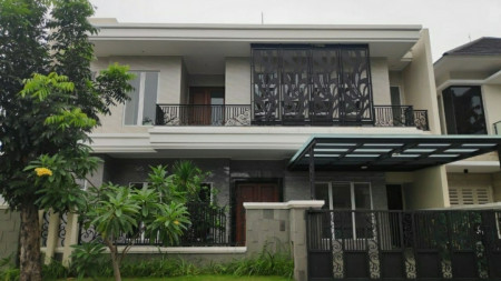 Dijual Rumah Graha Famili - New Baru 2 Lantai SEMI Furnished - GROHE Sanitary - Siap Huni