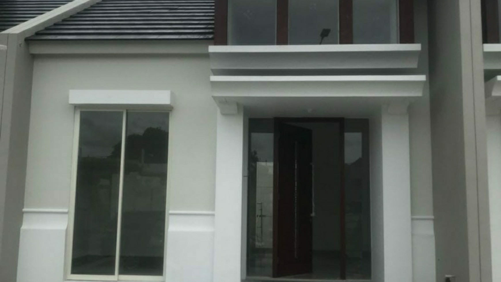 Dijual Rumah Grand Harvest - Baru 1 Lantai - Modern - Kebraon Wiyung Surabaya Barat