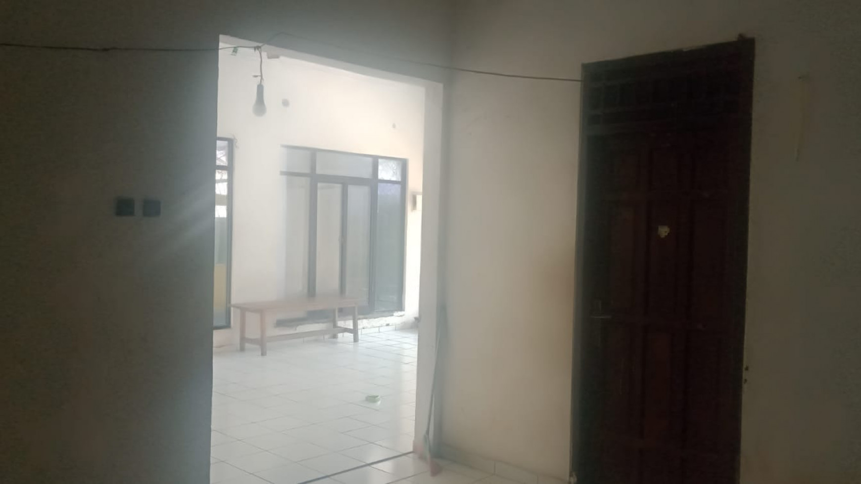 Gedung Strategis di pusat perbelanjaan Cikarang