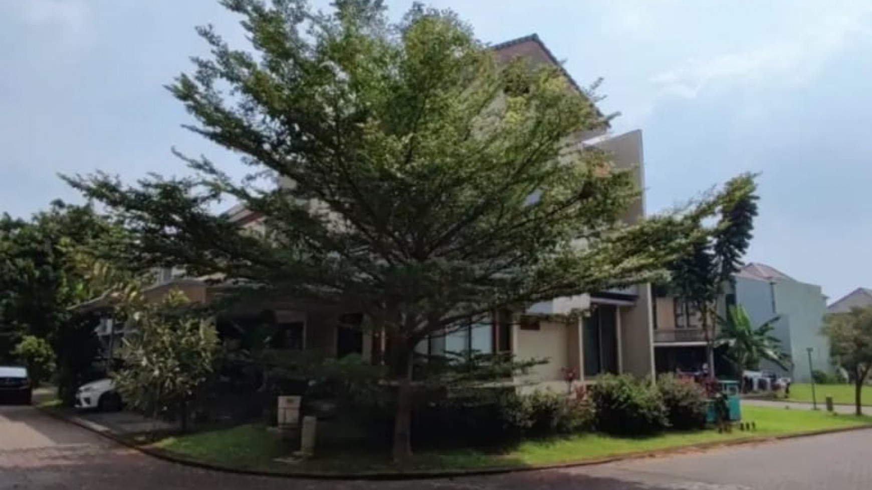 Rumah Bangunan Mandiri Eminent 