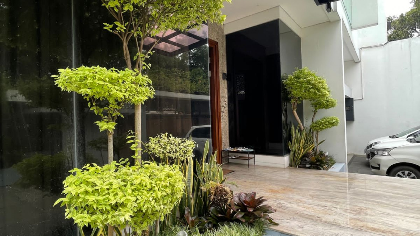 Dijual Modern Home Area Tebet Jakarta Selatan 