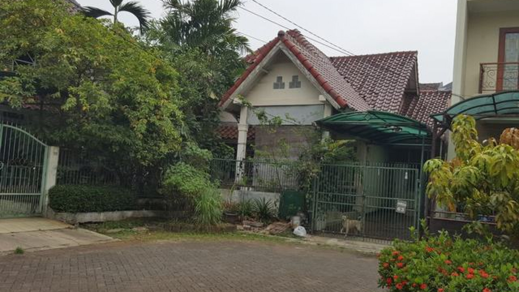 Dijual rumah strategis, dekat Giant Villa Melati posisi Boulevard, Villa Melati Mas Blok SR