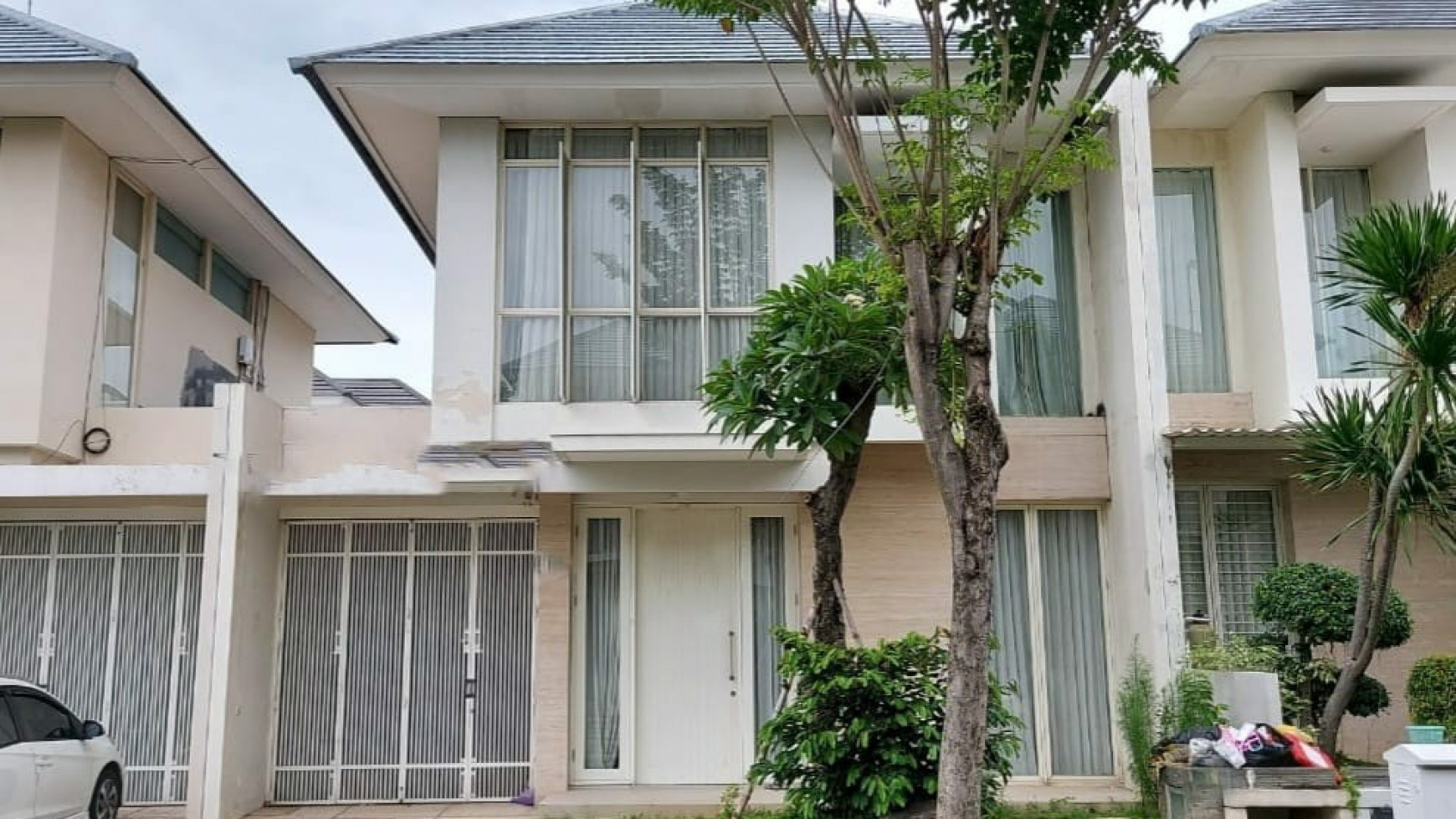 *TURUN HARGA.. dari ~4.2M~ ke 3,9M masih nego* *Dijual Rumah Pakuwon Indah Cluster The Mansion