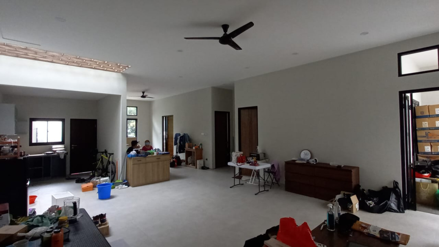 Rumah renovasi total Anggrek Vanda, Anggrek Loka