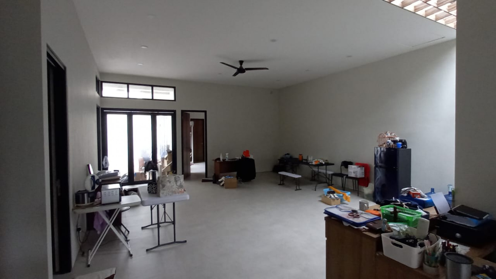 Rumah renovasi total Anggrek Vanda, Anggrek Loka