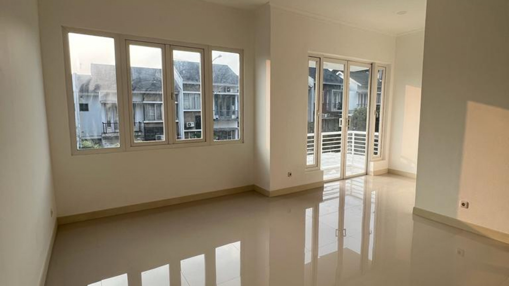 Rumah fully renovated Delatinos BSD 